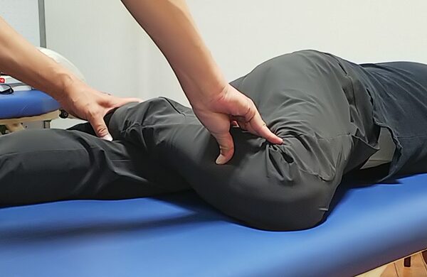 前脛骨筋の押圧1 大蔵カイロプラクティック川越伊勢原整体院